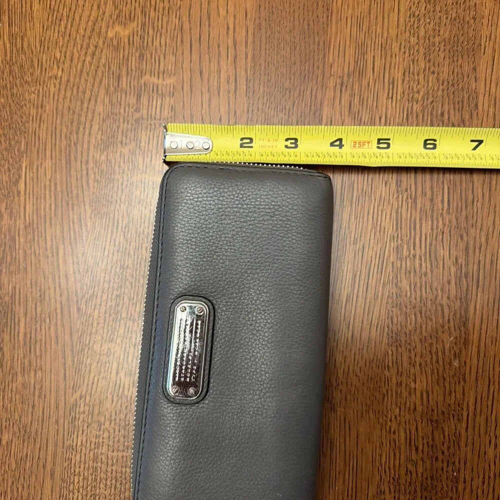 Marc by Marc Jacobs Women's Slim Zip Around Wallet